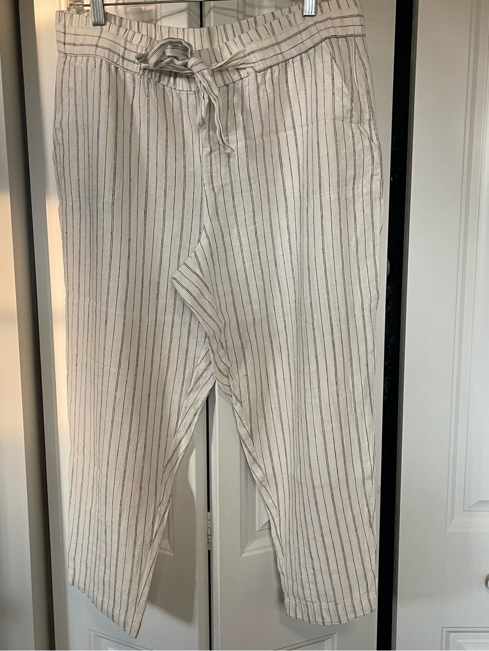 Women's Cream Striped Cropped Drawstring Pants